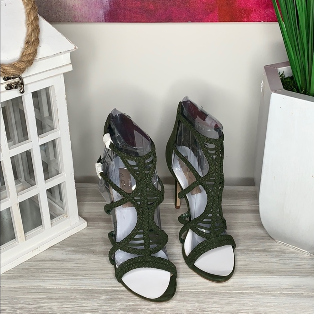 NWT Forest Green Knit High Heels!